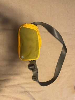 Yellow Olive Lightweight Fannypack